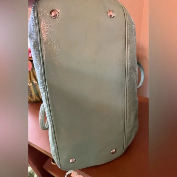 **SALE**Coach Light Green Patent Leather Shoulder Bag with Kisslock inside - Picture 13 of 16